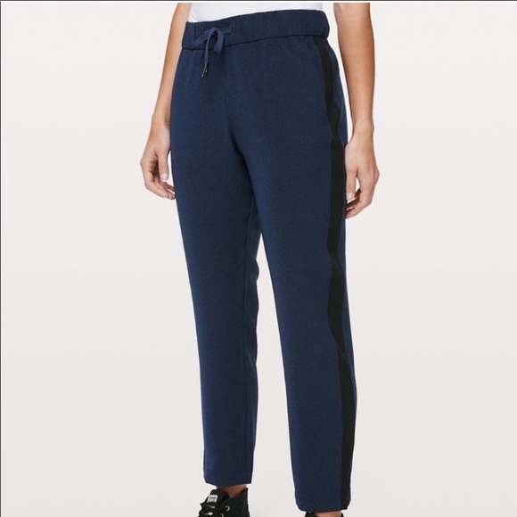 lululemon athletica Pants - NWT Lululemon On The Fly Woven Track Pants